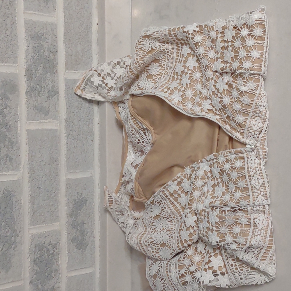 FREE w/ Bundle Francesca's Tan Dress White Lace Overlay & Cutout Chest Small - Picture 6 of 15